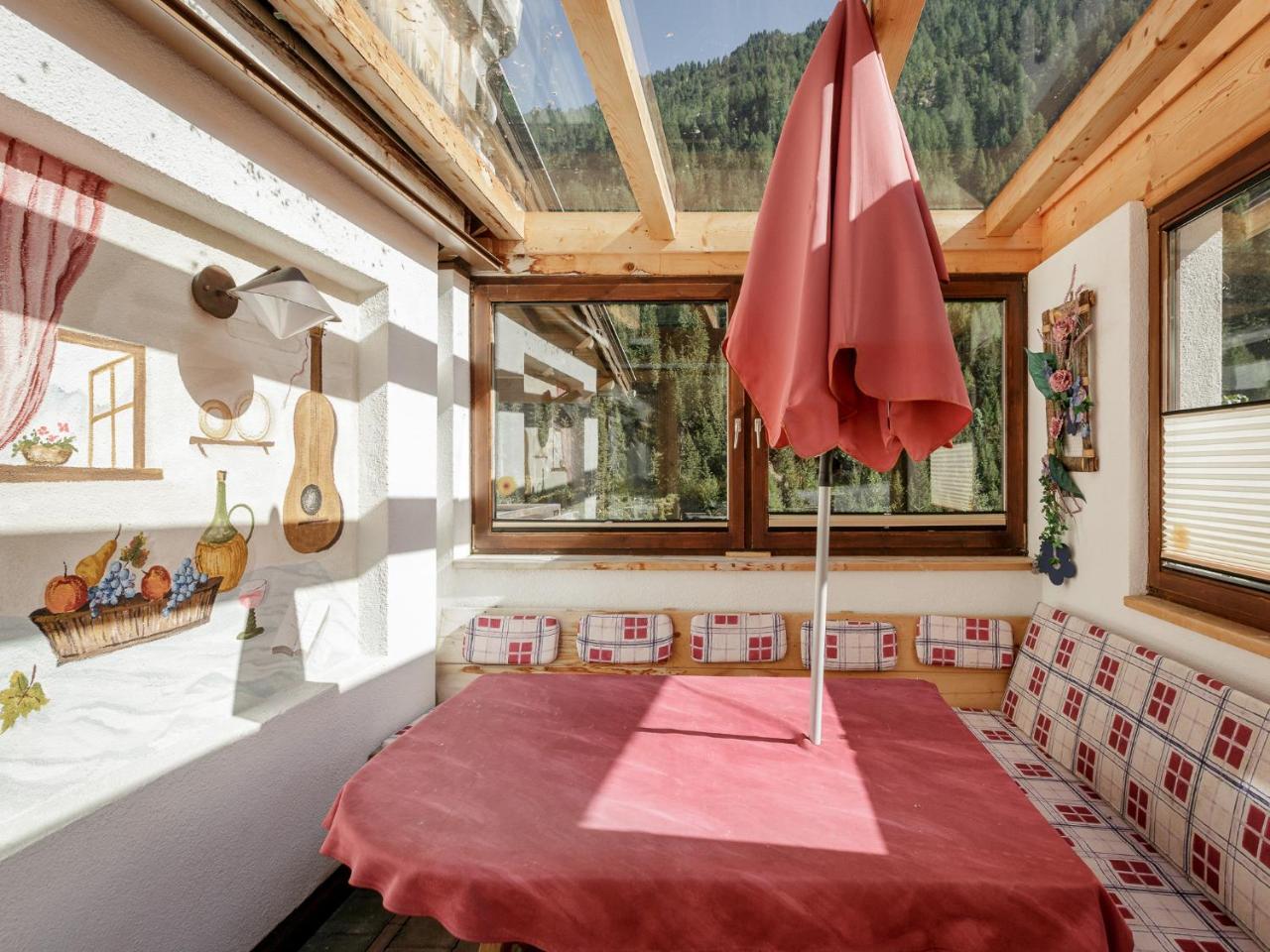 Apart Gentiana Solden Bagian luar foto